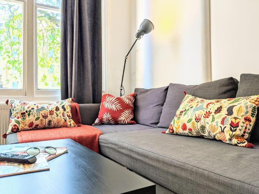 Well Appointed Garden Condo In Kensington Olympia London Exterior photo
